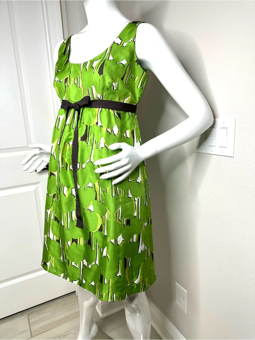Michael Kors 100% Silk Green Abstract Print Empire Waist Dress Women 8 M Apple
